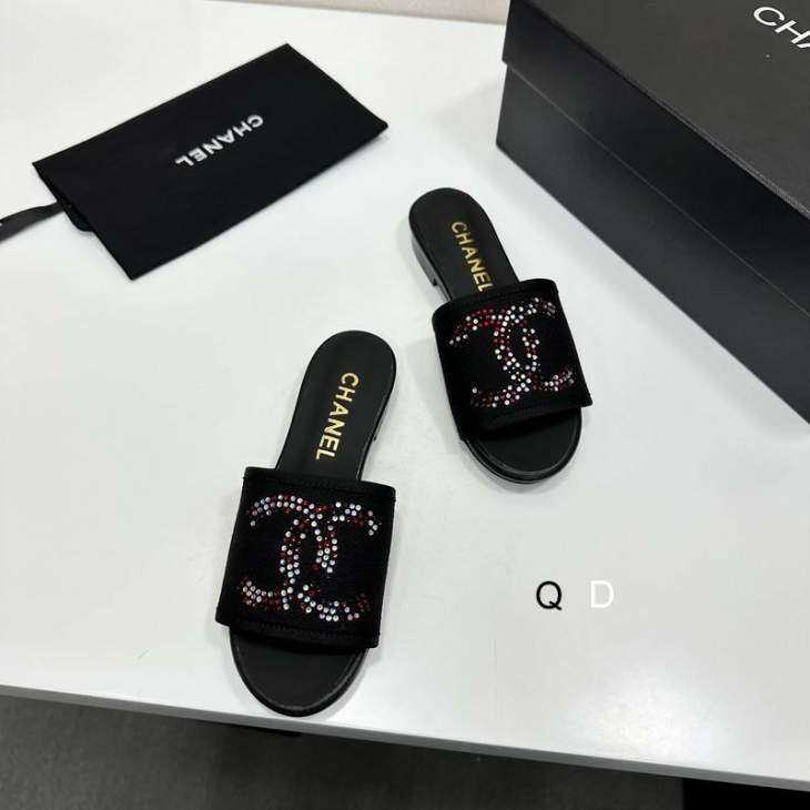 Picture of Chanel Slippers _SKUChanelsz35-40GDT03023217